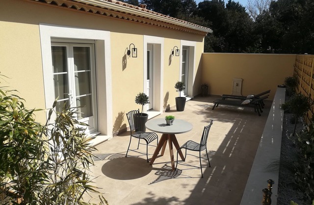 Le Mazet d'Olivia romantic getaway in Provence, near Avignon Luberon Gordes