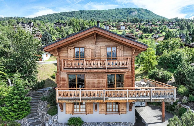 Le Muveran V8 by Interhome