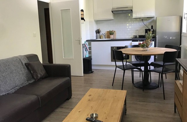 Le Nid de la Piraz, parking and balcony!