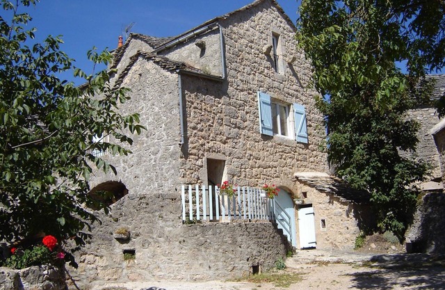 "le NOYER "caussenarde house near Millau parc reg. des grands 12720