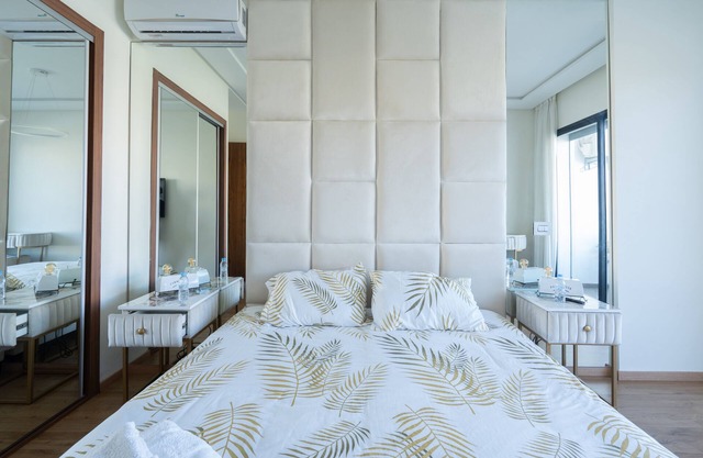 Le Paris-Oasis Casa: luxury flat with rooftop swimming pool