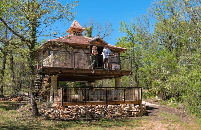 Le Pigeonnier sleeps 5