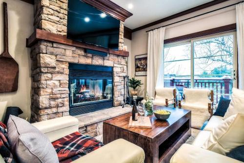 Le Plateau Ski Inout W 3bdrs W Pool Access