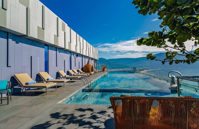 Le Sands Oceanfront Danang Hotel