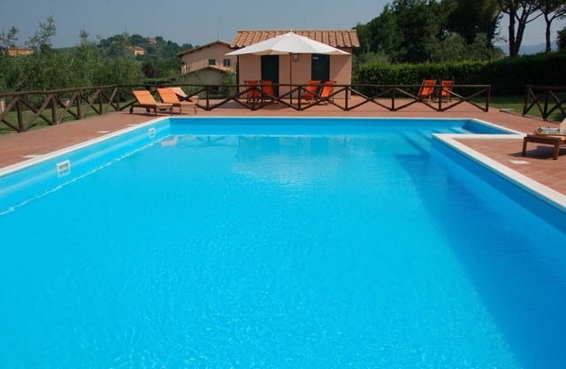 Le Spighe and Le Viti - Two villas with shared pool on a large estate