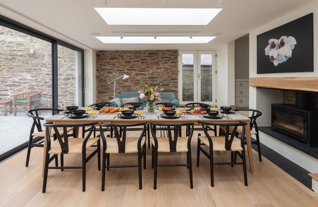 Le Temps Perdu - a house that sleeps 12 guests in 6 bedrooms