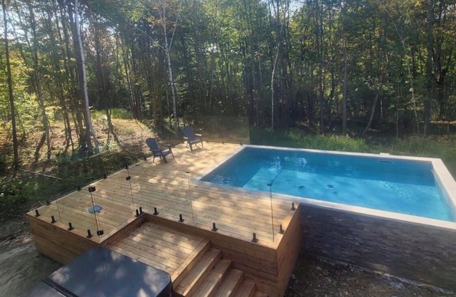 Le Timothée | New chalet with pool/jacuzzi/Billard near Tremblant