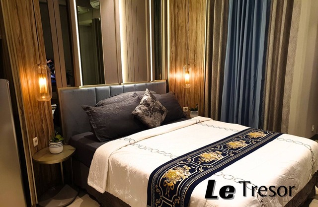 Le Tresor Benson Apartment at Surabaya Pakuwon Mall Free Wifi WaterHeater Balcon