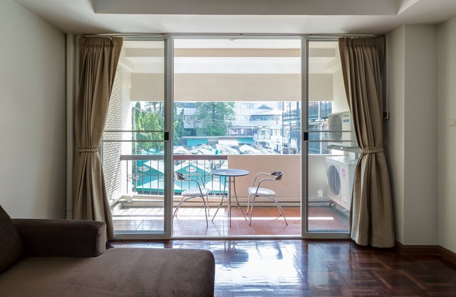 Le Vanvarothai Saladaeng Residence