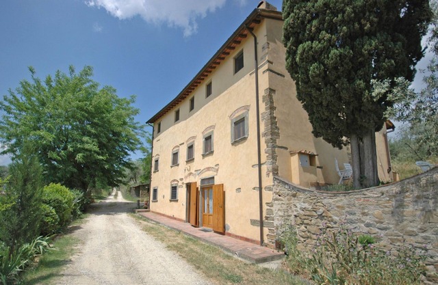 Le Vasche 2 - Apartment with pool