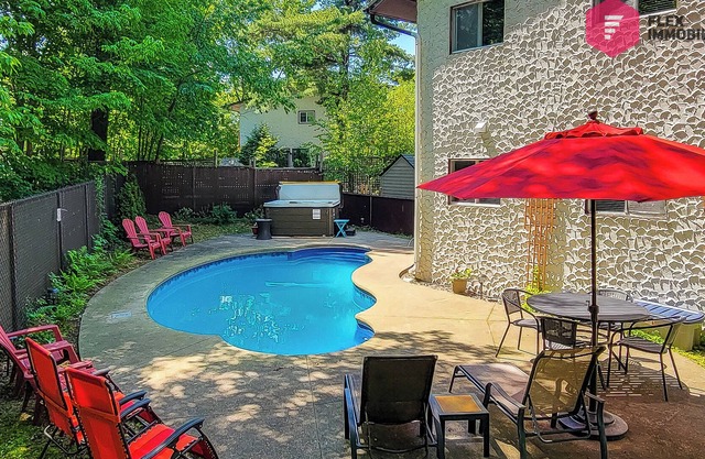 Le Zig-Zag du Mont Sutton / SPA Pool Fireplaces / Few meters from slopes!