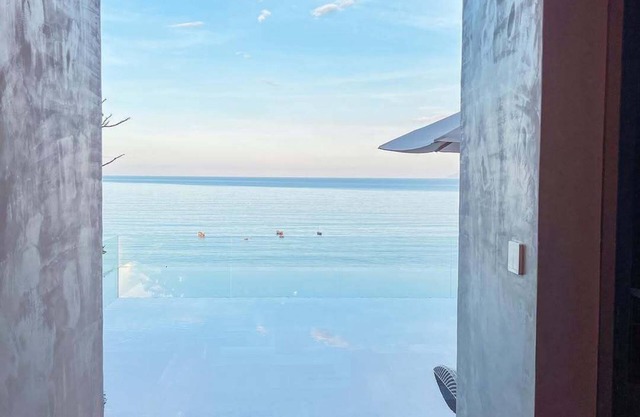 Leaf Beachfront Hotel Da Nang