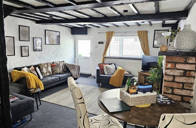 Leaf Tree cottage, close to Coast, Lakes and Fells