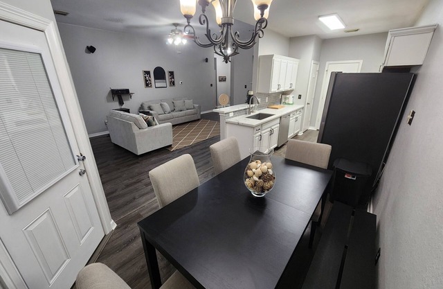 League City 3/2 Home with direct Jogging Path access to Grocery Store