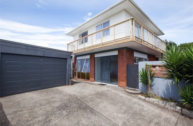 Leatham Heights - Private, Spacious and Sunny