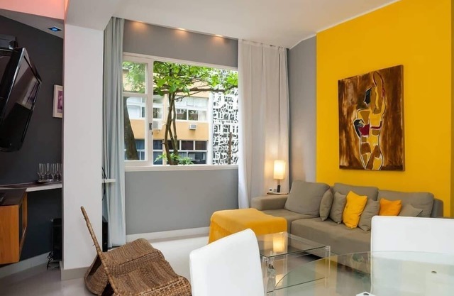 Leblon, 2 bedrooms, king or 2 singles + double + sofa bed, garage, terrace