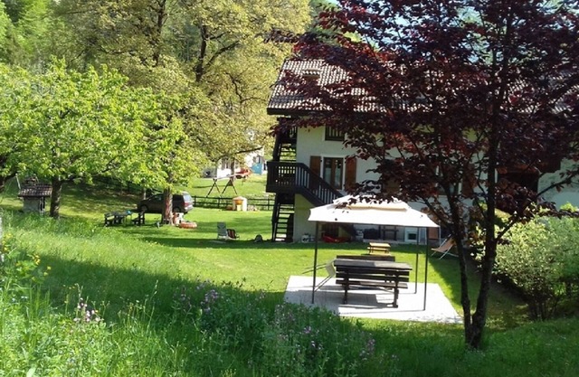Ledro, PUR area 65 sqm 2 rooms 5 places, Separate entrance 200 mt from the lake