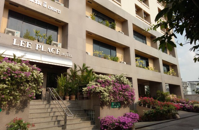 Lee Place Hotel