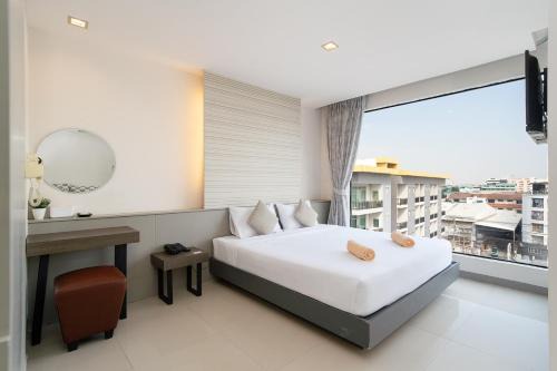 Leenova Hotel