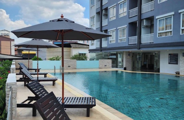 Leenova Hotel