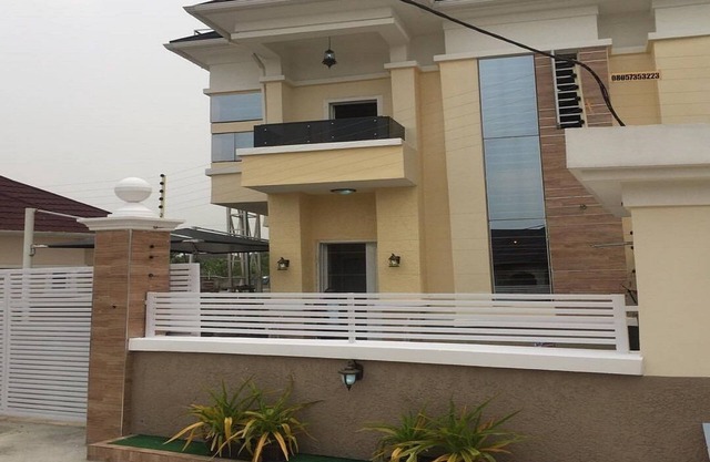 Leez Luxury Apartment