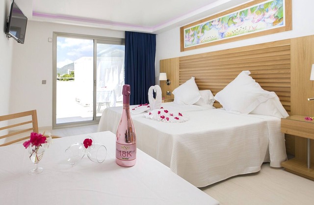 LeibTour code: BONMYBOS-SB2/Pool +⛱ Beach 150m - ♕Balines Bed ♥ Free Parking