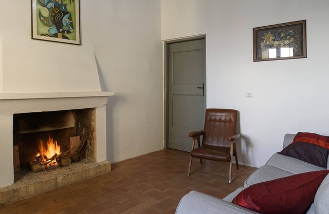 Lella house
