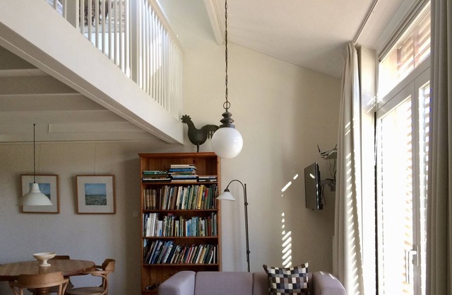 LELYMARE, PIONEER APARTMENT