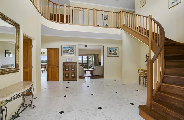 Lemon Grove - Family-sized hinterland home with pool and lake views