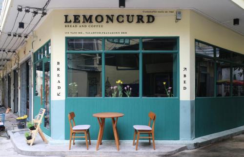 Lemoncurd Bread and Coffee