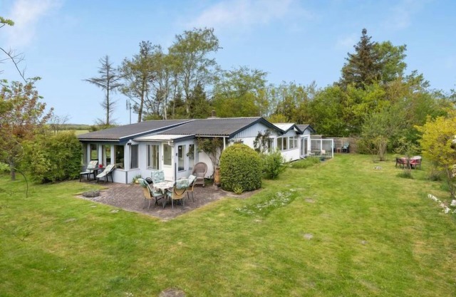 "Lenard" - 400m from the sea by Interhome