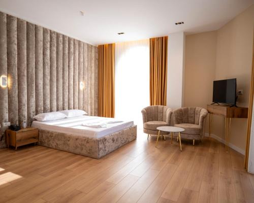 Leo Hotel