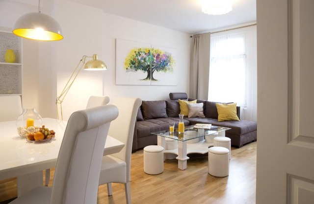 Leon Suite Apartments