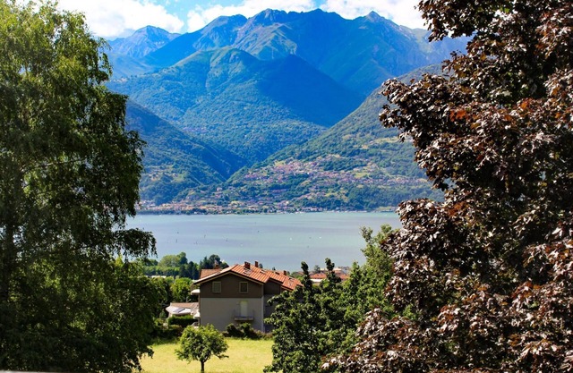 Leonardo Panorama Country House Holiday Apartment with Lake View