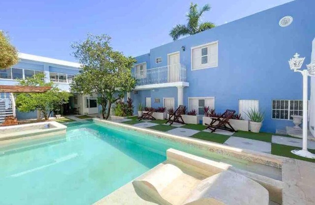 Leonora Apt Pool Paseo Montejo Merida