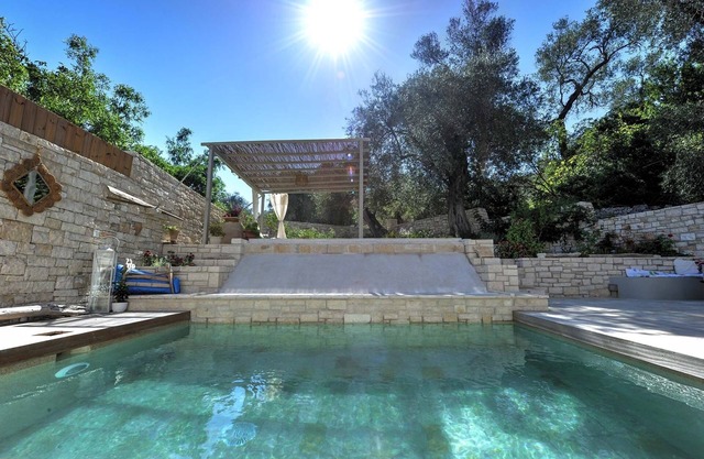 Leonora house with private pool close to Gaios