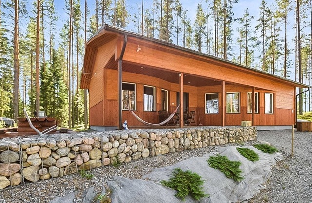 Lepovalkeinen by Interhome