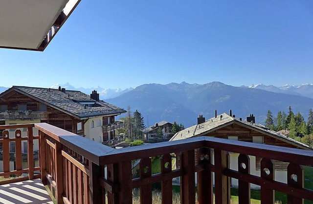 Les Aiguilles Vertes Rez inférieur by Interhome