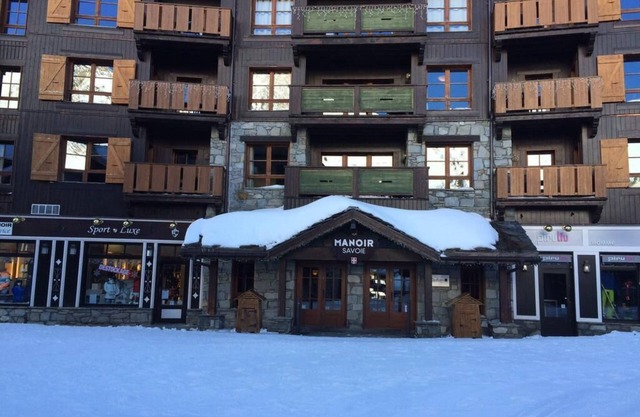 Les Arcs 1950 ski to door! Spacious 54m² 2 bedroom apartment sleeps 6