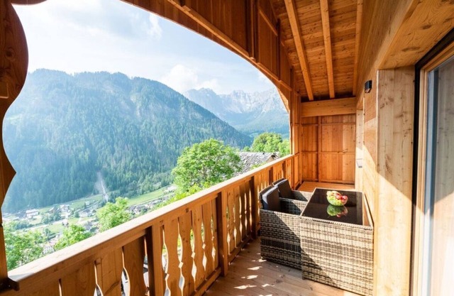 Les Cialdires Comfortable holiday residence