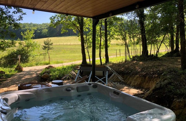 Les Crouquets La cabane SPA des Truffiers