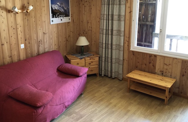 Les Enfetchores n°40 - studio with large balcony facing South
