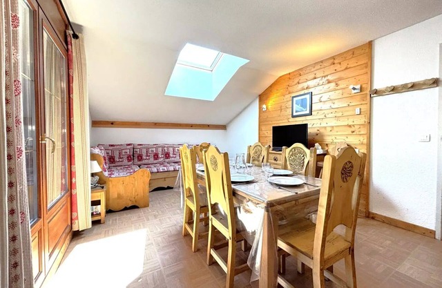 Les Evettes Chalets - Mountain view apartment in a residence with swimming pool