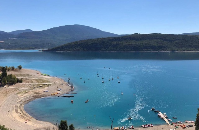 Les Gites du Verdon, côté lac (studio et T2)