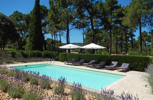 Les Lauriers - The perfect area in Mornas for cyclists, hikers & wine lovers.