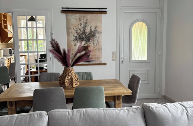 Les rosiers welcomes you for 8 people Cosy house near La Rochelle