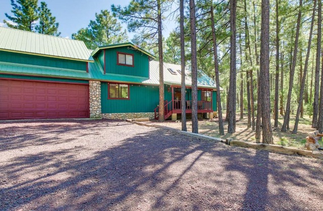 Less Than 1 Mi to Rainbow Lake Family Home with Fire Pit