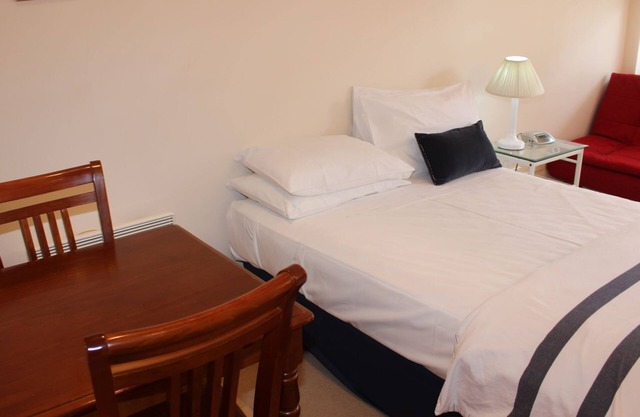 Leura Fairways East - self-contained Studio