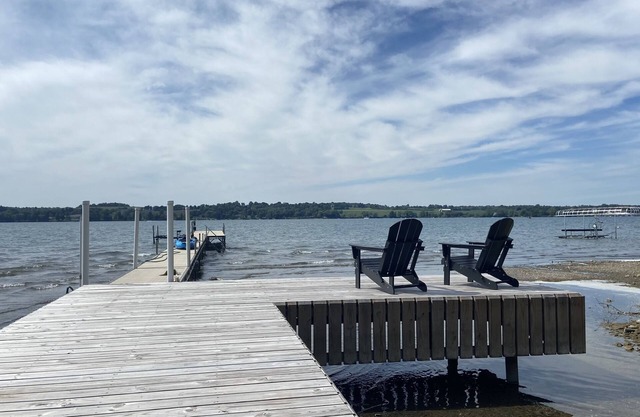 Level Lakefront less than 2 miles to the village of Skaneateles