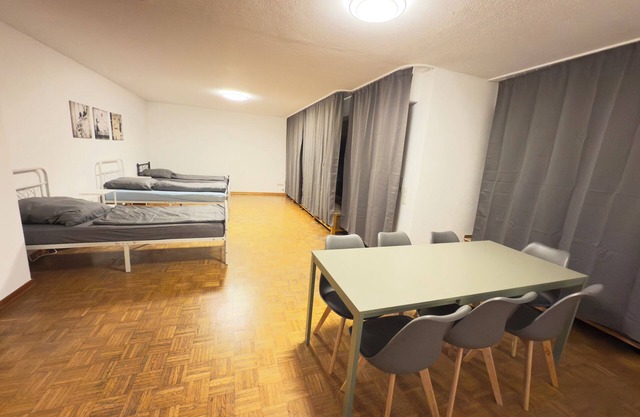 Leverkusen apartment - ideal for fitters & families, 3 bedrooms & large balcony